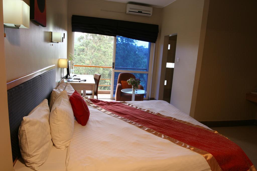Metropole Hotel Kampala Exteriér fotografie