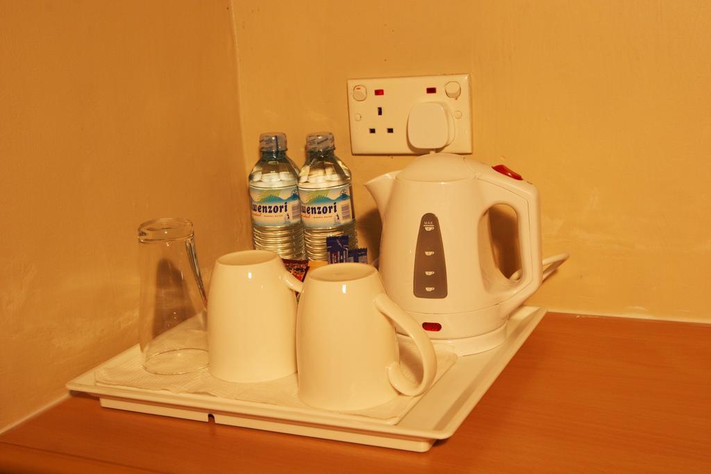 Metropole Hotel Kampala Exteriér fotografie