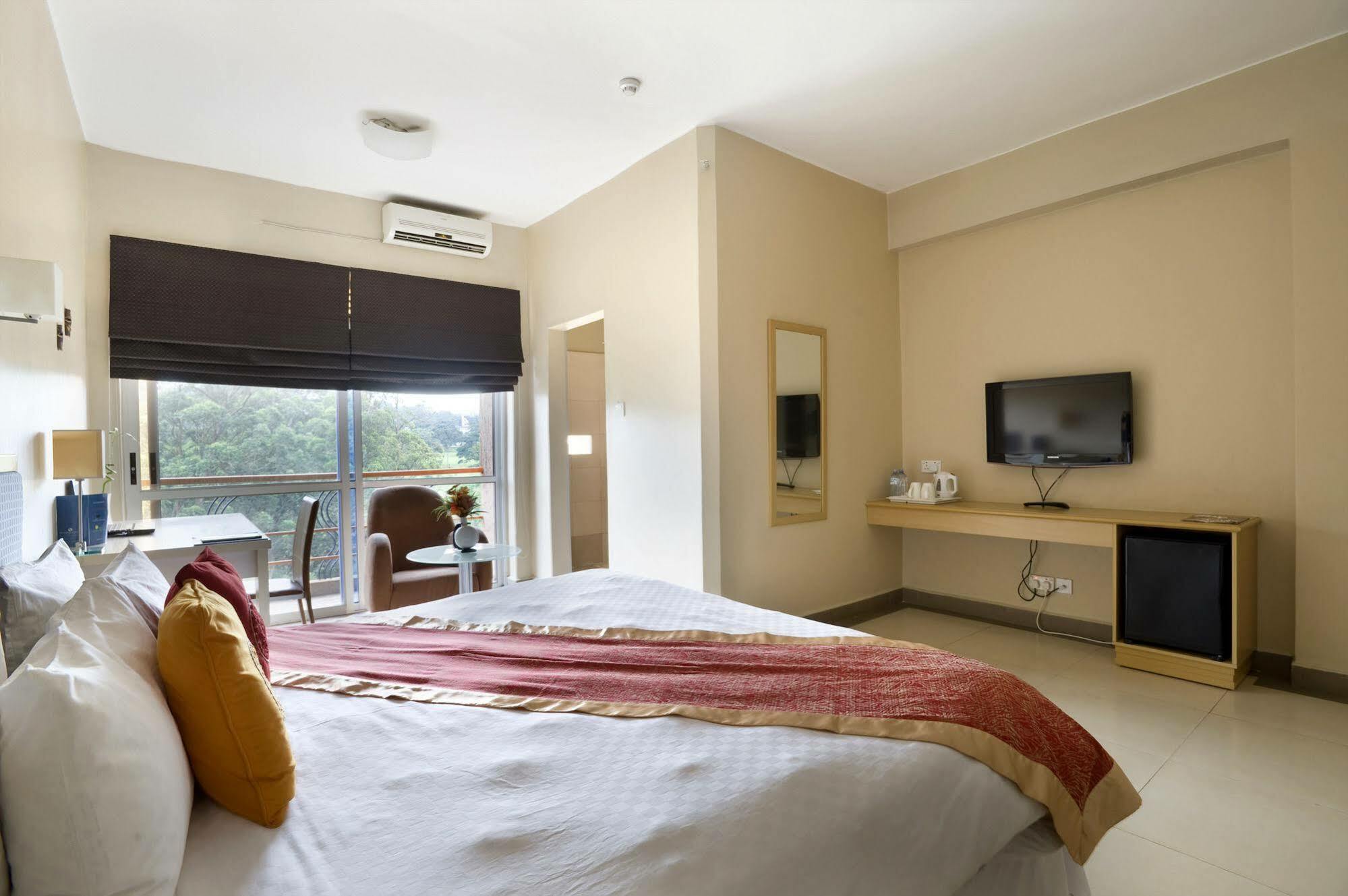 Metropole Hotel Kampala Exteriér fotografie