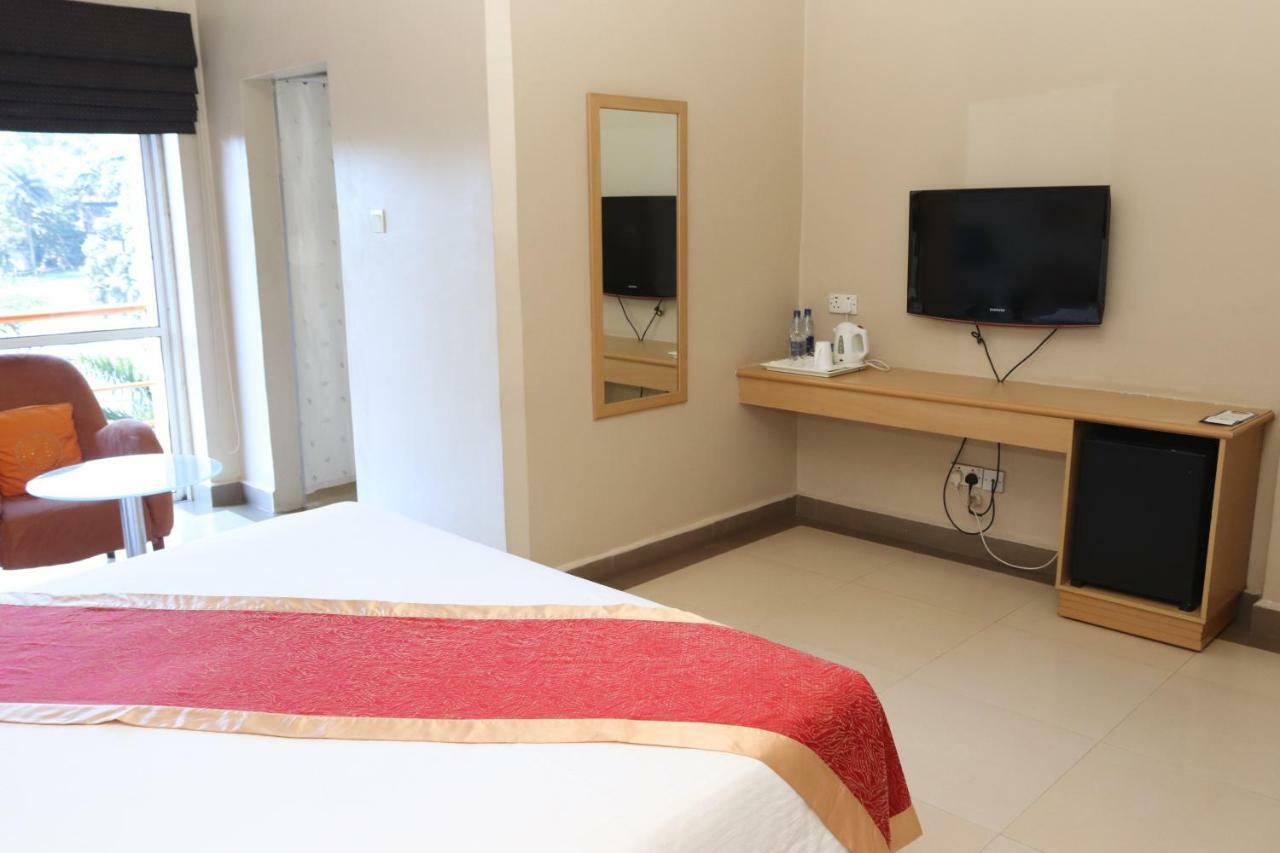 Metropole Hotel Kampala Exteriér fotografie